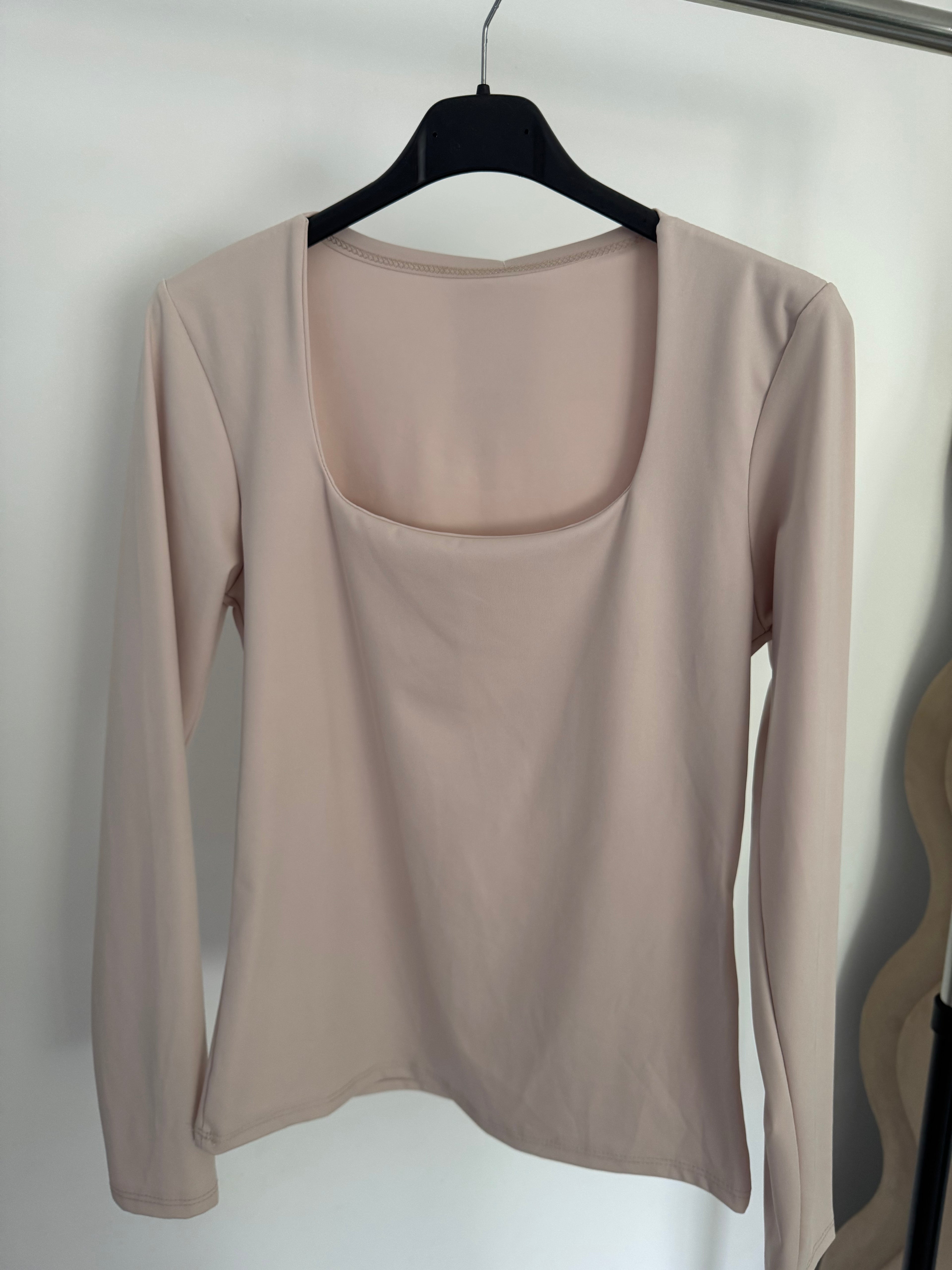 Camiseta escote cuadrado