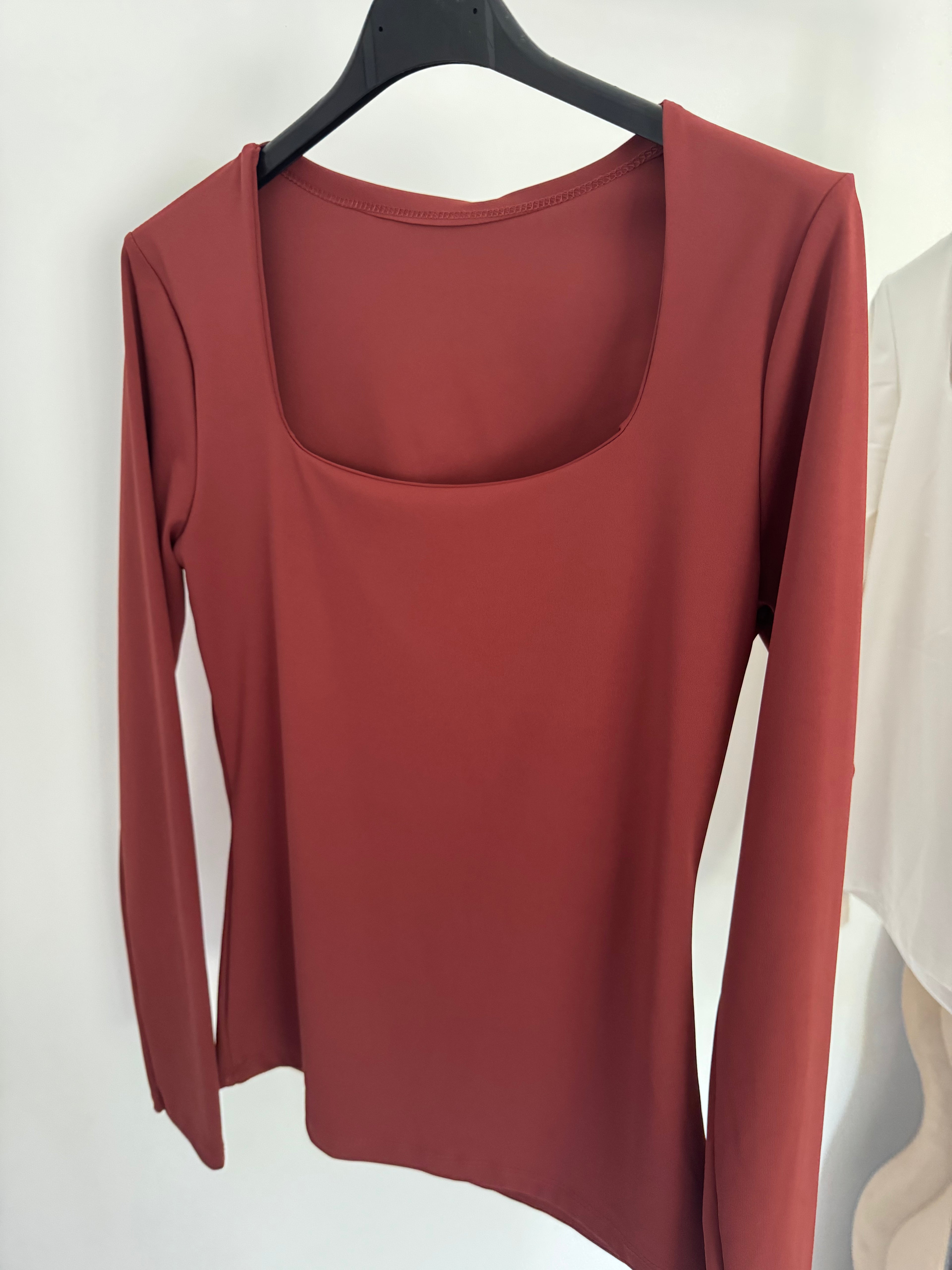 Camiseta escote cuadrado